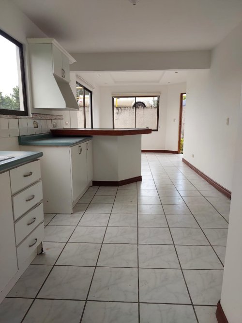 Se Vende Apartamento en Jardines de Moravia.