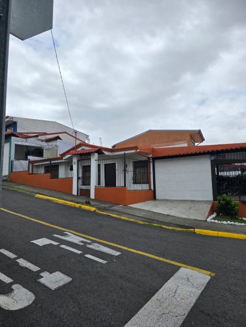Se Vende Casa En Heredia Santa Lucía de Bárva